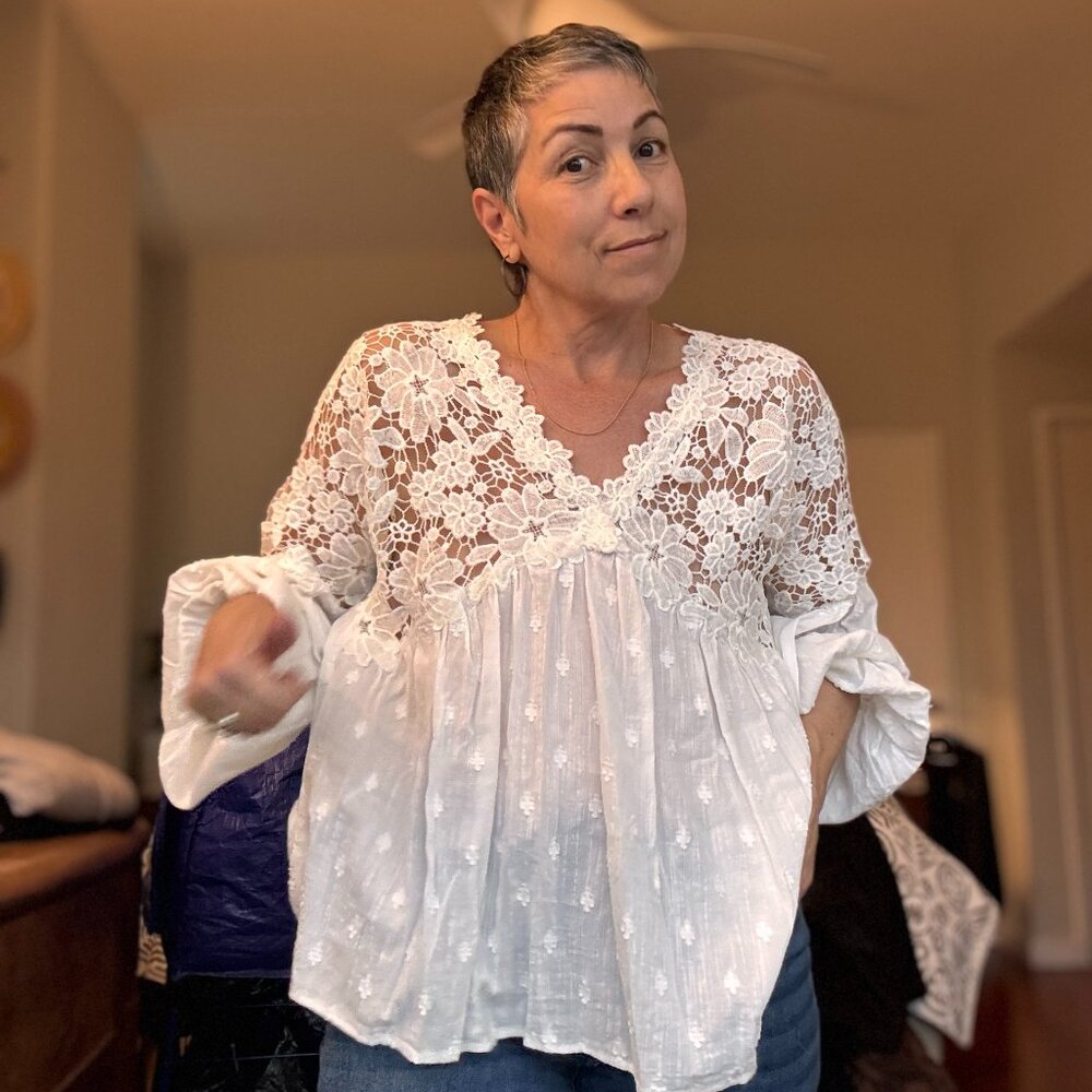 White lacy blouse (m)